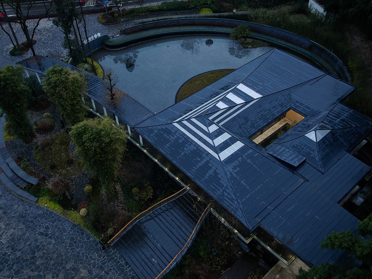 竹艺村游客中心 (1).jpg